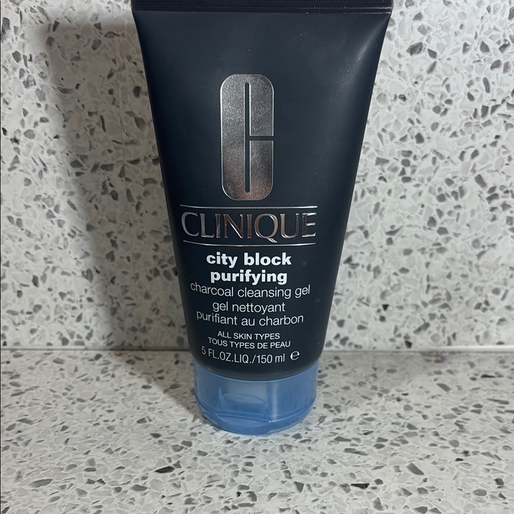 Clinique City Block Purifying Gel - Black and Blue
